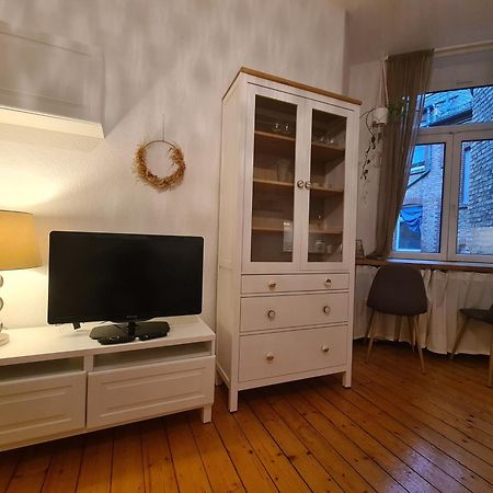 Home Away From Home Stylish Central Netflix Kitchen Wiesbaden Ngoại thất bức ảnh