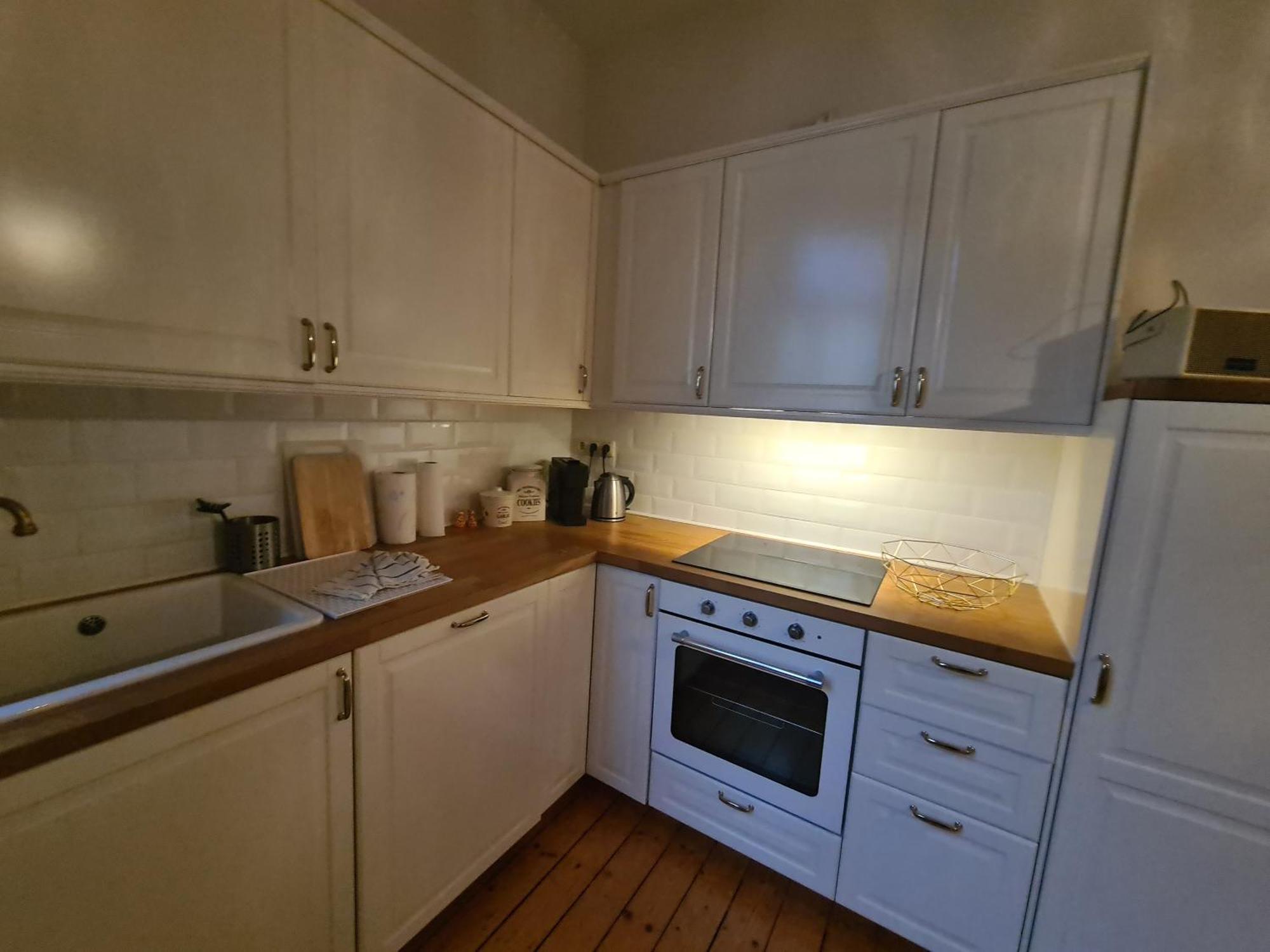 Home Away From Home Stylish Central Netflix Kitchen Wiesbaden Ngoại thất bức ảnh